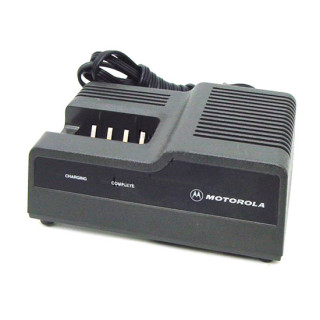 NTN5539 Rychlonabíječ stolní 230V pro radiostanice Motorola HT600E, HT600, P200