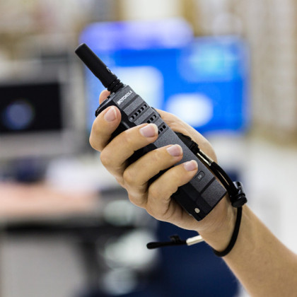 Motorola MOTOTRBO™ SL1600 UHF - v ruce